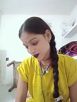 Snapshot of Mohnicute chatting on July 5, 2026, 6:37 pm Mohnicute online show from July 5, 2026, 6:37 pm