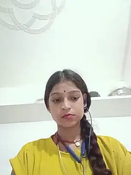 Snapshot of Mohnicute chatting on July 7, 2026, 5:17 pm Mohnicute online show from July 7, 2026, 5:17 pm