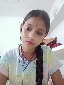Snapshot of Mohnicute chatting on July 16, 2026, 6:47 pm Mohnicute online show from July 16, 2026, 6:47 pm