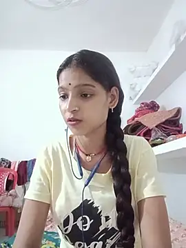 Snapshot of Mohnicute chatting on July 17, 2026, 6:02 pm Mohnicute online show from July 17, 2026, 6:02 pm