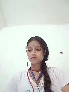 Snapshot of Mohnicute chatting on July 21, 2026, 6:10 pm Mohnicute online show from July 21, 2026, 6:10 pm
