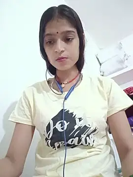 Snapshot of Mohnicute chatting on August 6, 2026, 4:53 pm Mohnicute online show from August 6, 2026, 4:53 pm