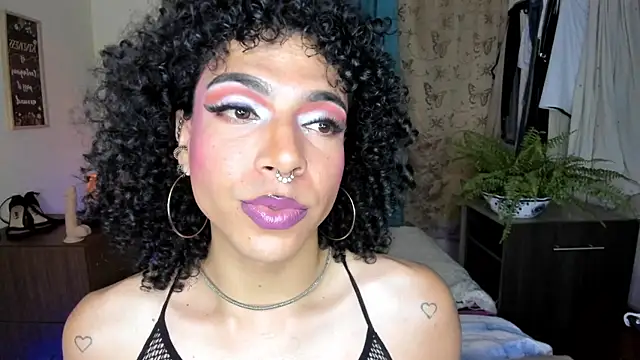 Angel White25 online show from April 15, 2026, 2:07 am