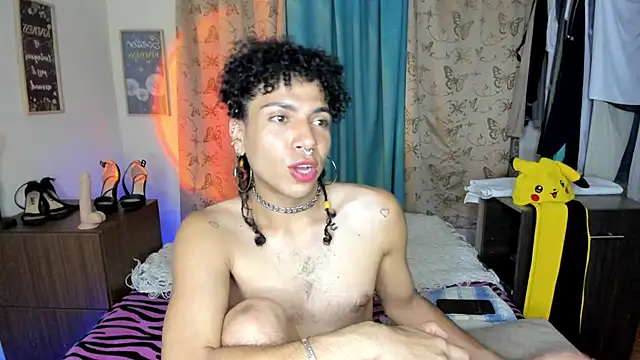 Angel White25 online show from April 17, 2026, 2:58 am