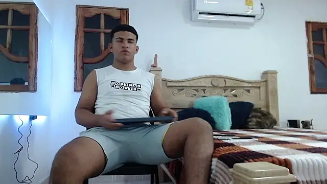 Snapshot of mathews___ chatting on November 19, 2025, 2:33 am mathews online show from November 19, 2025, 2:33 am