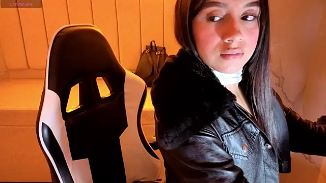 Juliana Tx online show from November 25, 2025, 2:55 am