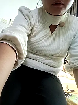 Nuomi6 online show from November 20, 2025, 1:39 am