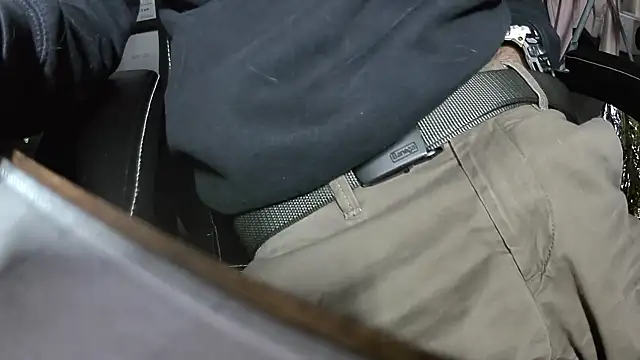 Snapshot of Chrisatmiami chatting on November 17, 2025, 9:09 pm Chrisatmiami online show from November 17, 2025, 9:09 pm