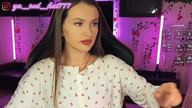 -RED HAT- online show from April 15, 2026, 5:42 pm