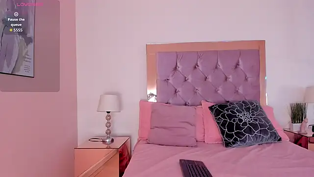 Lou Castelli online show from November 19, 2025, 3:50 am