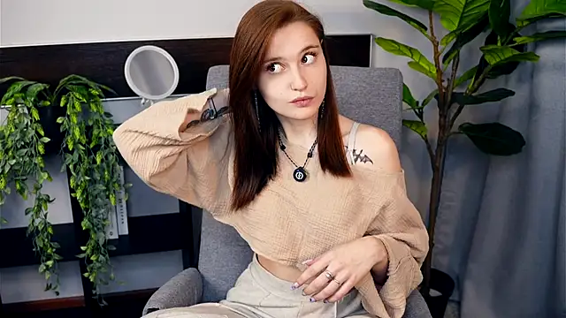 Snapshot of IsaParadiso chatting on November 12, 2025, 7:42 am IsaParadiso online show from November 12, 2025, 7:42 am