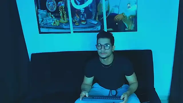 Nolan joness online show from November 20, 2025, 1:22 pm