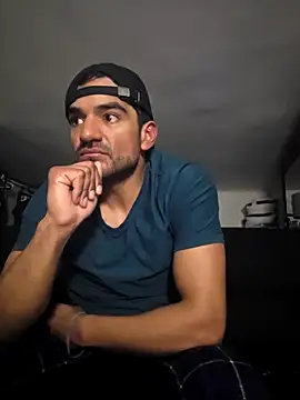 piggylatino online show from February 10, 2026, 12:04 am