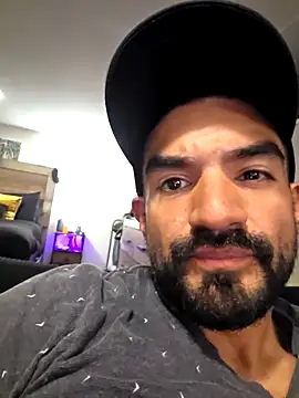 piggylatino online show from April 7, 2026, 2:23 am