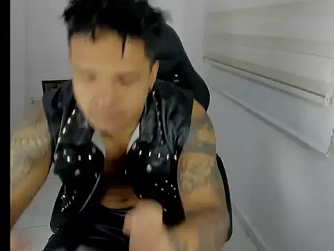 master leather online show from April 1, 2026, 4:04 pm