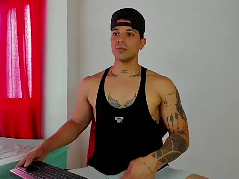 Zayn maxwell online show from February 6, 2026, 6:44 pm