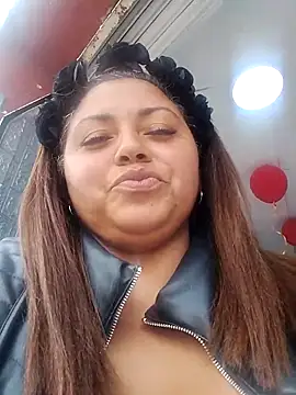 Snapshot of la_beba20 chatting on November 17, 2025, 6:03 pm la beba20 online show from November 17, 2025, 6:03 pm