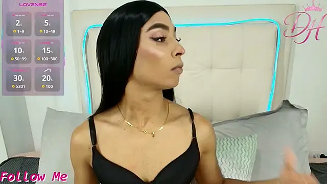 Daphne Hills online show from April 2, 2026, 6:49 pm