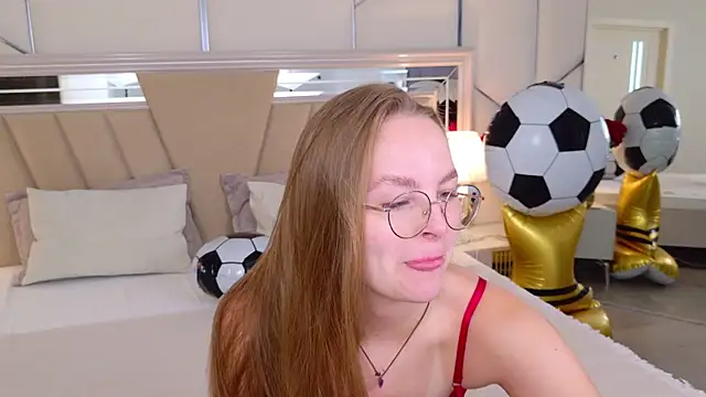 MadisonSmitt online show from July 15, 2026, 5:02 am