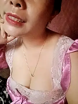 Snapshot of Qiune92 chatting on November 12, 2025, 10:26 am Qiune92 online show from November 12, 2025, 10:26 am