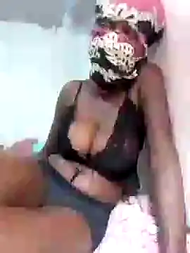 Snapshot of Molatane0 chatting on November 16, 2025, 12:22 pm Molatane0 online show from November 16, 2025, 12:22 pm