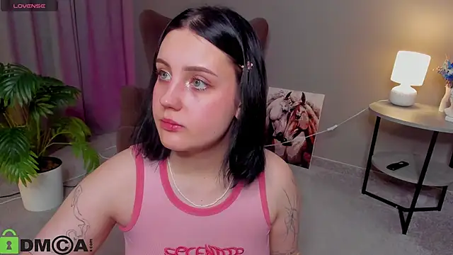 Snapshot of hey_tessa chatting on November 26, 2025, 11:11 am hey tessa online show from November 26, 2025, 11:11 am