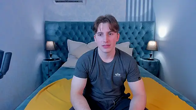 MarkYeti online show from November 18, 2025, 12:53 pm