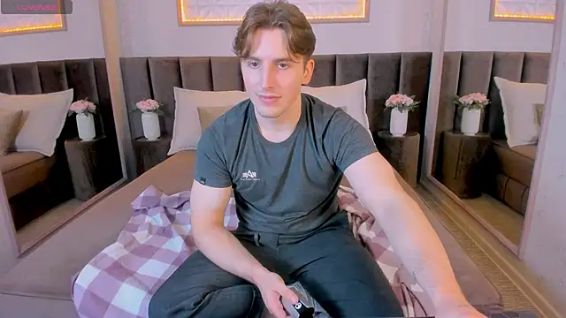 MarkYeti online show from November 20, 2025, 12:38 pm