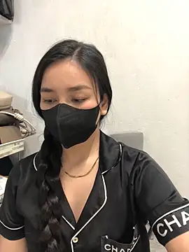 Snapshot of Tina_2k3 chatting on November 27, 2025, 1:24 pm Tina 2k3 online show from November 27, 2025, 1:24 pm