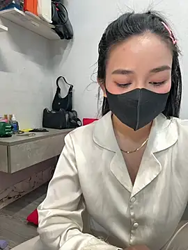 Snapshot of Tina_2k3 chatting on April 5, 2026, 6:43 am Tina 2k3 online show from April 5, 2026, 6:43 am