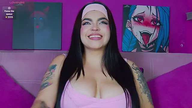 antonella contti  online show from December 15, 2025, 7:51 pm