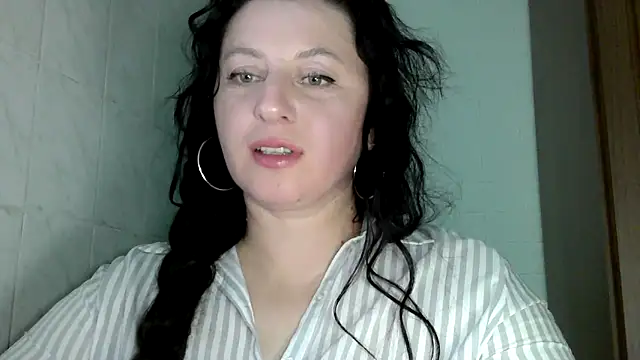 Snapshot of MelinaAx chatting on April 18, 2026, 7:40 pm MelinaAx online show from April 18, 2026, 7:40 pm