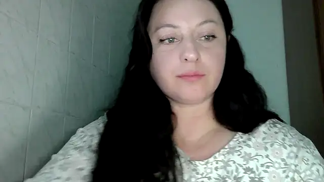 Snapshot of MelinaAx chatting on May 6, 2026, 7:52 pm MelinaAx online show from May 6, 2026, 7:52 pm