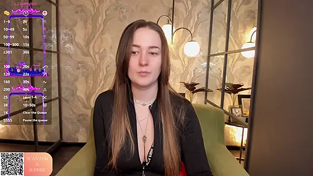 Snapshot of EmmaBloomm chatting on May 17, 2026, 11:34 pm EmmaBloomm online show from May 17, 2026, 11:34 pm