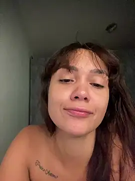 carolsapequinha online show from May 20, 2026, 11:27 am