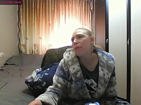 Snapshot of JenniDeep chatting on April 29, 2026, 7:34 am JenniDeep online show from April 29, 2026, 7:34 am