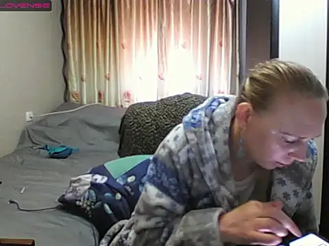 Snapshot of JenniDeep chatting on May 11, 2026, 5:35 am JenniDeep online show from May 11, 2026, 5:35 am