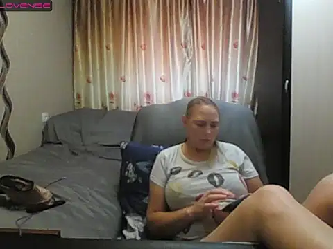 Snapshot of JenniDeep chatting on July 18, 2026, 7:34 am JenniDeep online show from July 18, 2026, 7:34 am