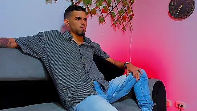 Angel blue1 online show from November 17, 2025, 12:38 am