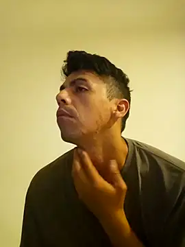 Snapshot of roddyron1n chatting on December 1, 2025, 7:46 am roddyron1n online show from December 1, 2025, 7:46 am