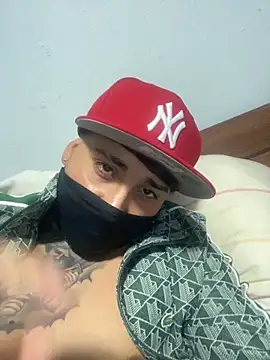 Snapshot of Matiascolageno chatting on November 24, 2025, 2:33 am Matiascolageno online show from November 24, 2025, 2:33 am