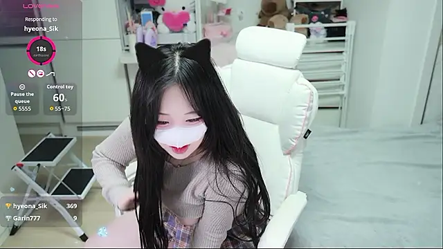 kimhyeona2005 online show from April 5, 2026, 11:40 am