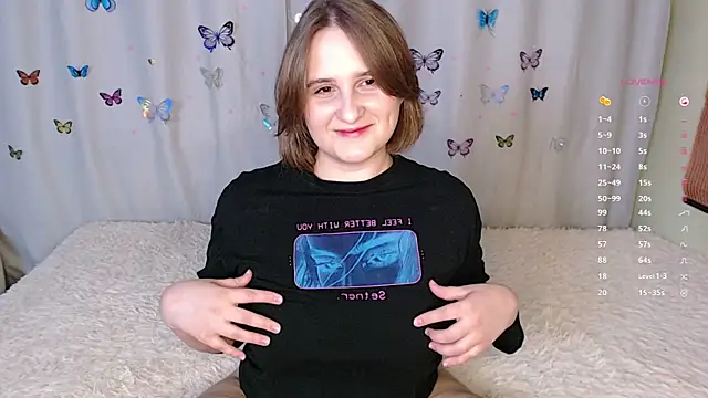 LightNea online show from November 17, 2025, 1:06 pm