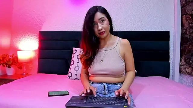 VictoriaRouge  online show from March 19, 2026, 4:49 am