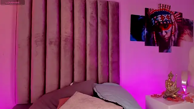 GabrielaSuarez  online show from July 3, 2026, 8:04 pm