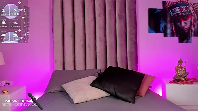 GabrielaSuarez  online show from July 25, 2026, 8:17 pm