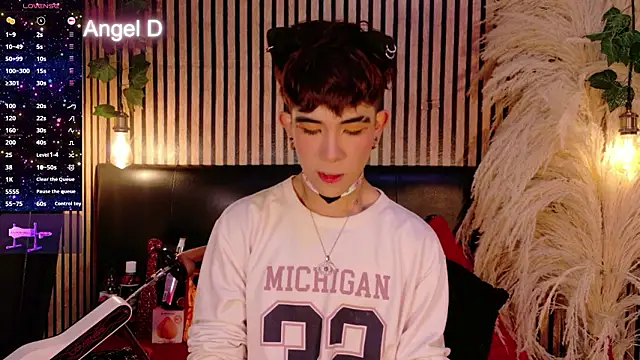 Angeldust19 online show from February 19, 2026, 4:08 am