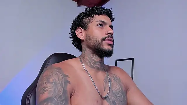 LuigiVitale 1 online show from March 18, 2026, 1:09 am