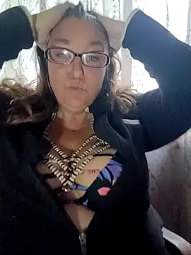 Snapshot of EvieYvonne69 chatting on November 19, 2025, 8:53 pm EvieYvonne69 online show from November 19, 2025, 8:53 pm