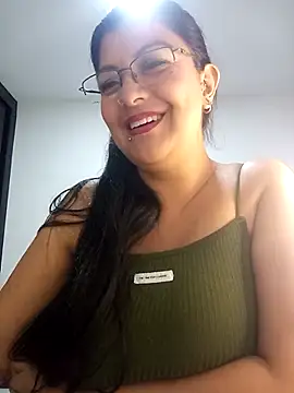 CelesteAlvarez1989 online show from April 22, 2026, 4:37 am